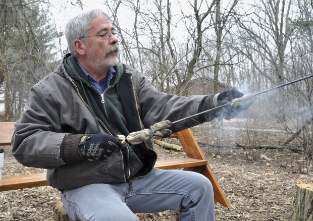 Tapping maple syrup